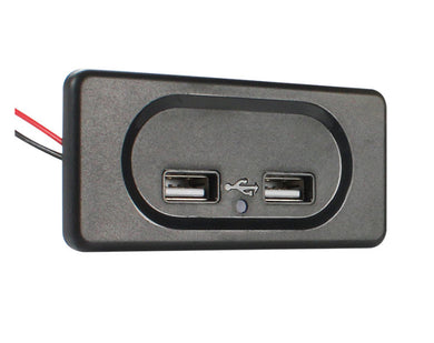 USB / Bedienpanel / Voltanzeigen –